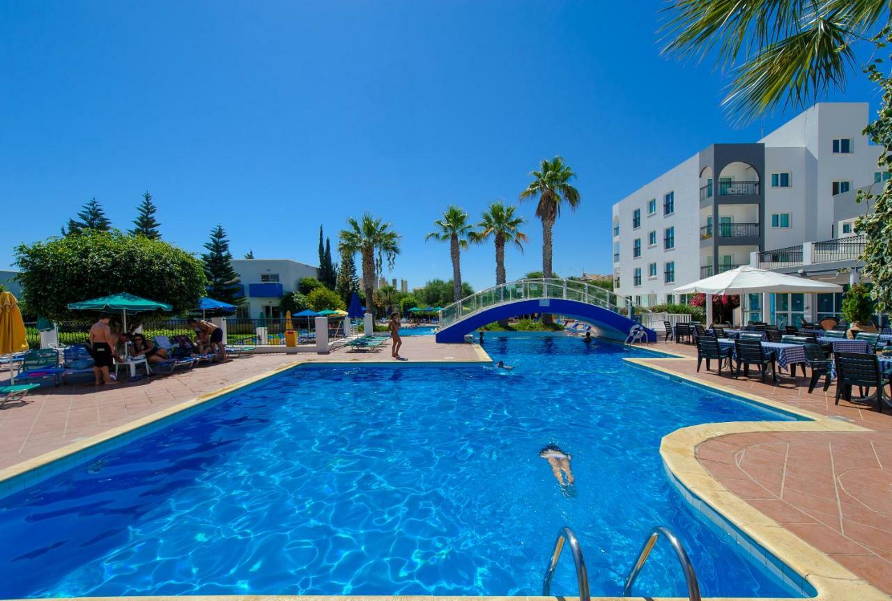 Paramount Hotel Apartments Protarász Kültér fotó
