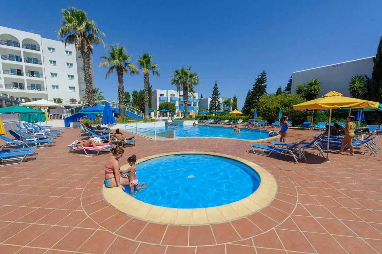 Paramount Hotel Apartments Protarász Kültér fotó